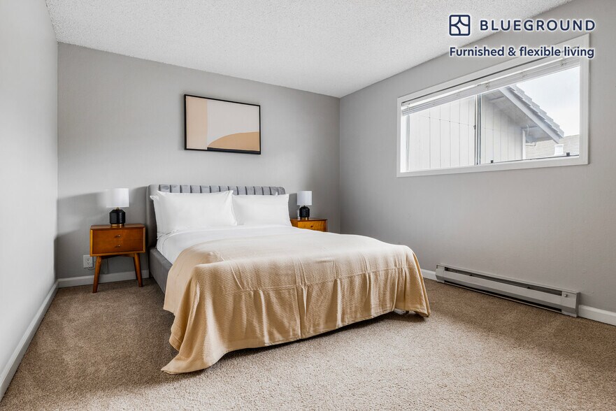 Building Photo - 202 Calvert Dr