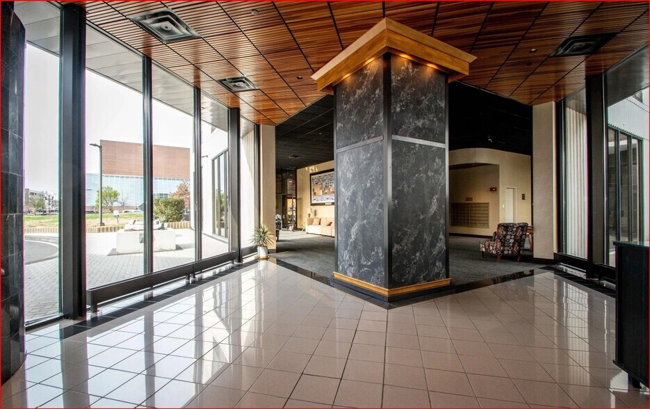 Building Photo - 125 SW Jefferson Ave