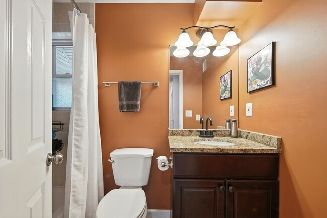 Building Photo - 1340 W St NE