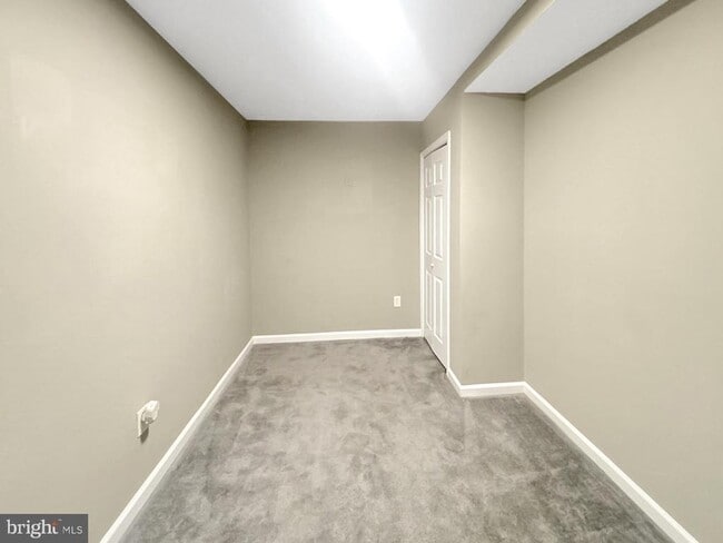 Building Photo - 1026 W Fayette St