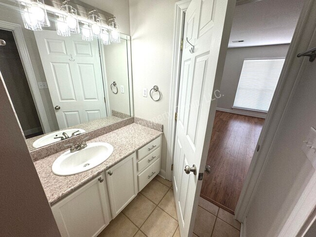 Building Photo - 3BD/3BA FOR RENT