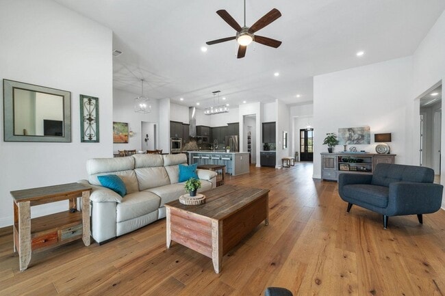 Building Photo - 104 Rolling Hills Ct