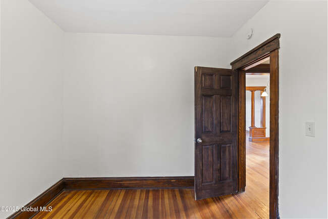 Building Photo - 831 Washington Ave