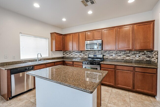 Building Photo - 12039 W Leather Ln