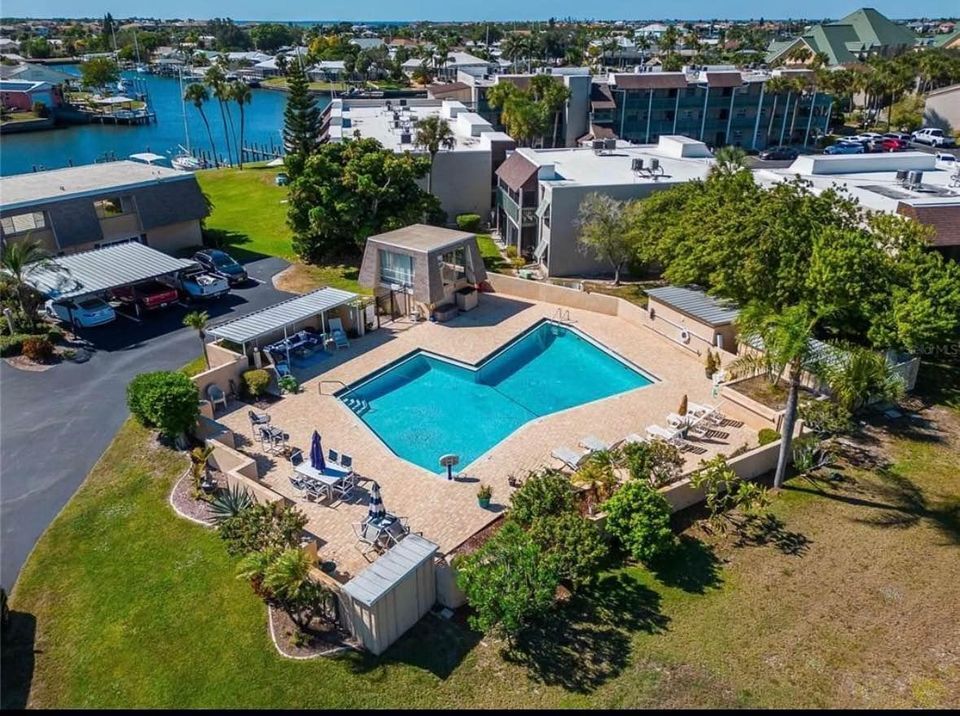 Building Photo - 960 Apollo Beach Blvd