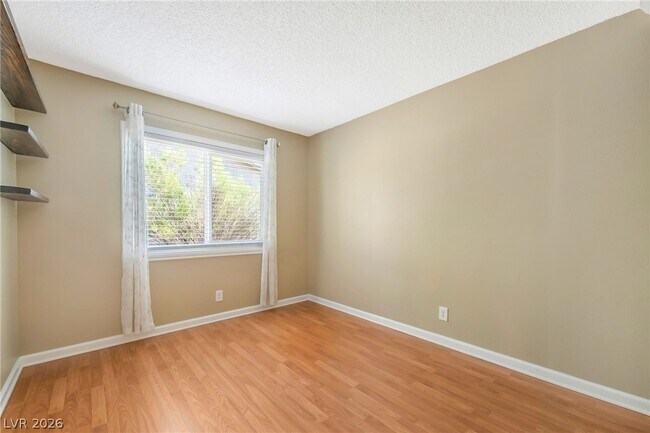 Building Photo - 4565 Meridian Dr
