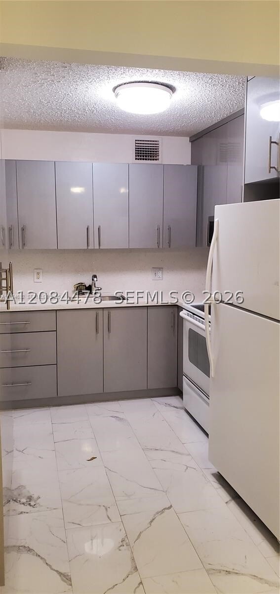 Building Photo - 400 SW 134th Way