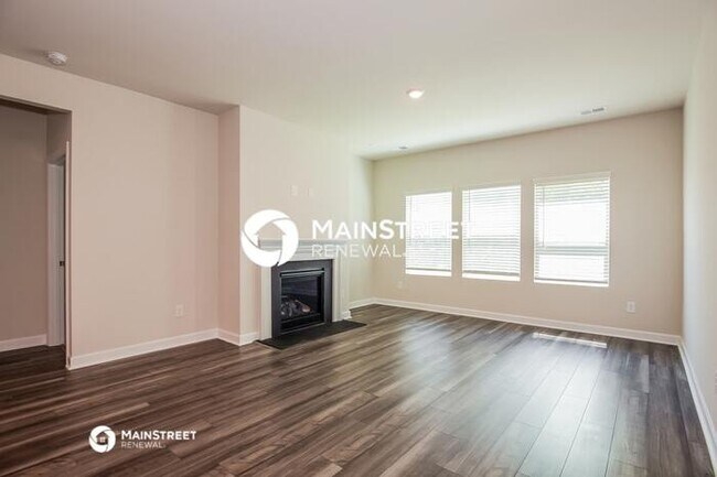 Building Photo - 3 Bedroom Pet-Friendly Home in Belmont, NC with Main Street Renewal