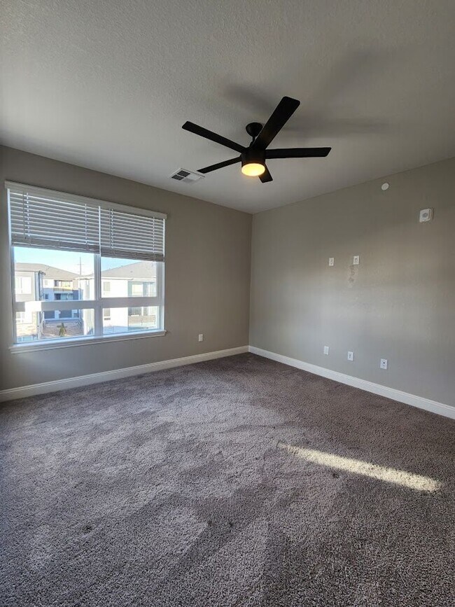 Building Photo - 9570 Accord Ln