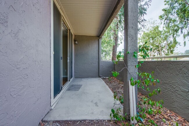 Building Photo - 1350 N Escondido Blvd