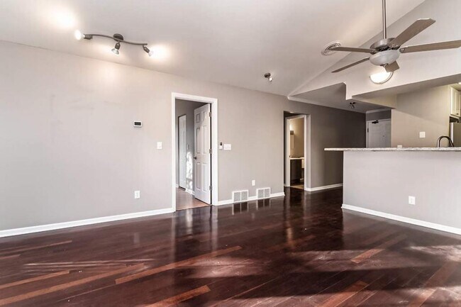 Building Photo - 905 Harbor House Dr. #8