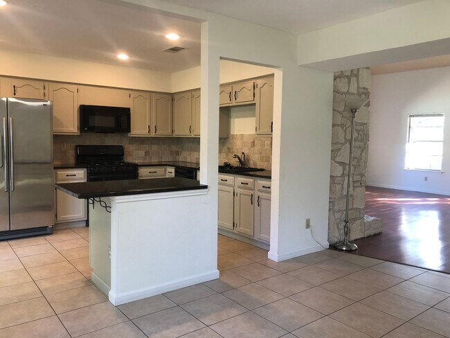 Building Photo - 4506 Adelphi Ln