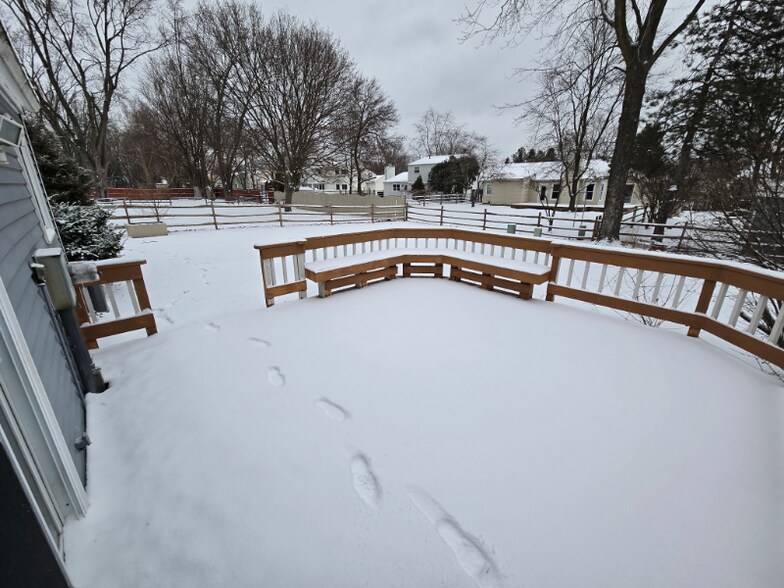 Building Photo - 3842 Farmbrook Dr