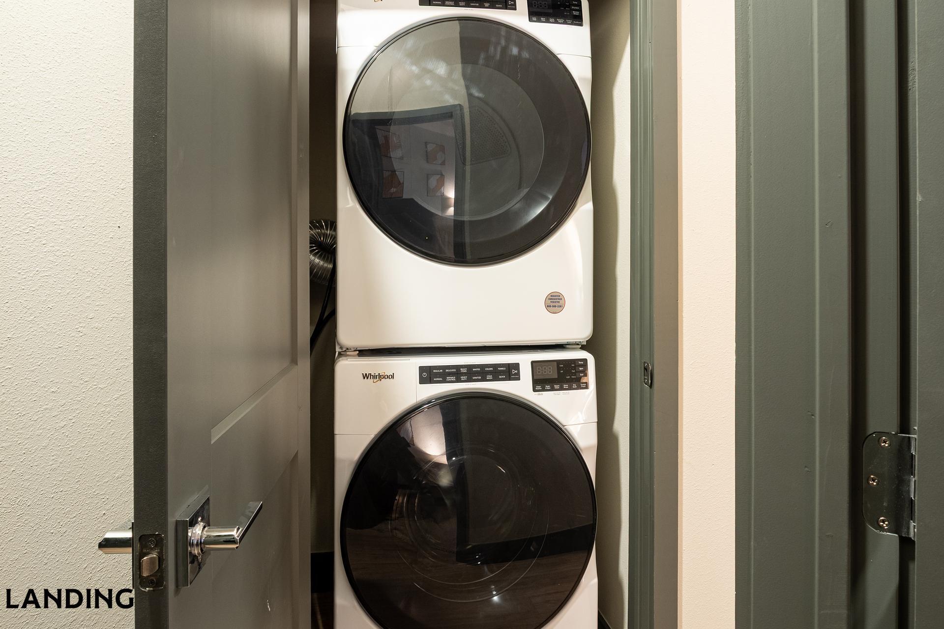 Building Photo - 415 E 2nd St S