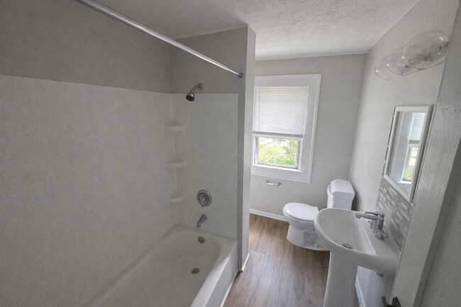 Building Photo - 611-613 N Colorado Ave