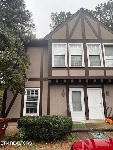 Primary Photo - 122 Arcadia Ln