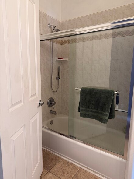 Building Photo - 70 N Main St