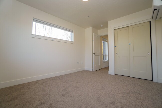 Building Photo - 4614 N Iota Ln