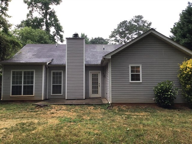 Building Photo - 2535 Lakeview Trl