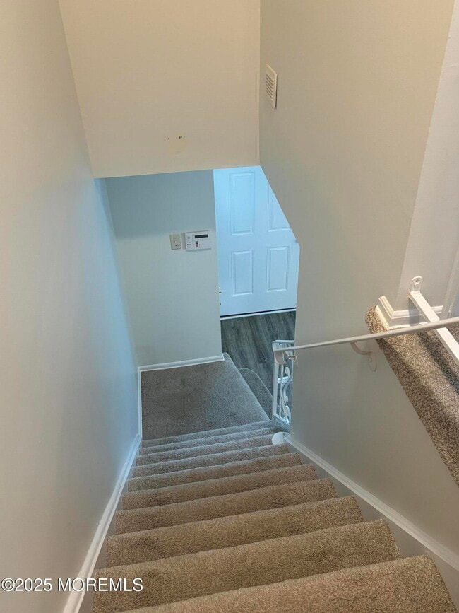 Building Photo - 159 Village Green Way