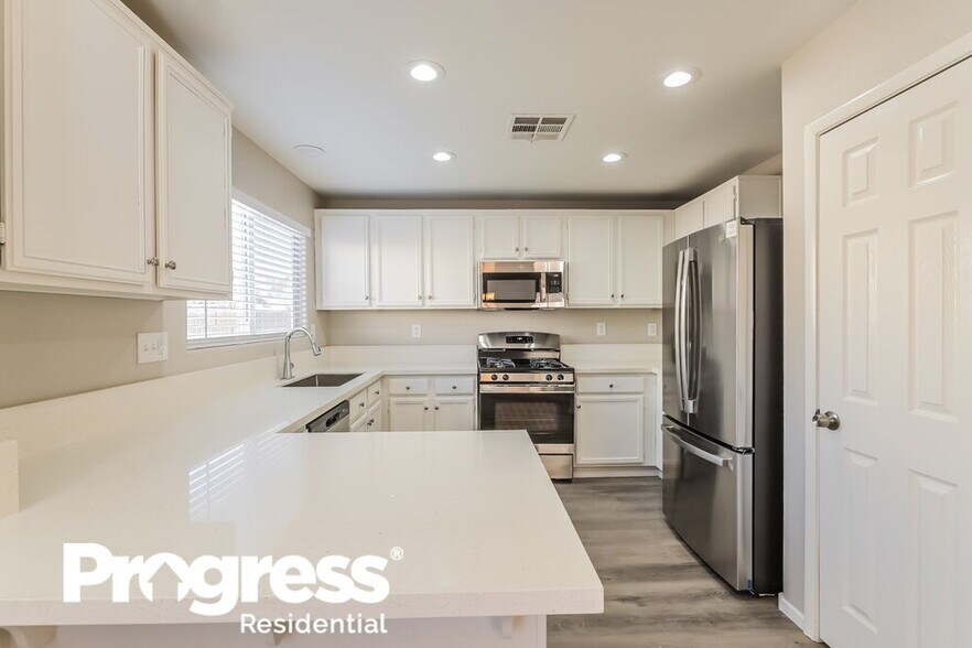 Building Photo - 6236 Desert Lavender Ave