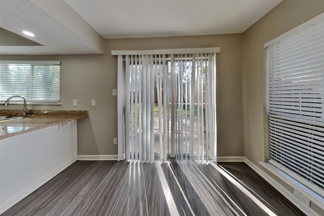 Building Photo - 3206 Birch Creek Dr