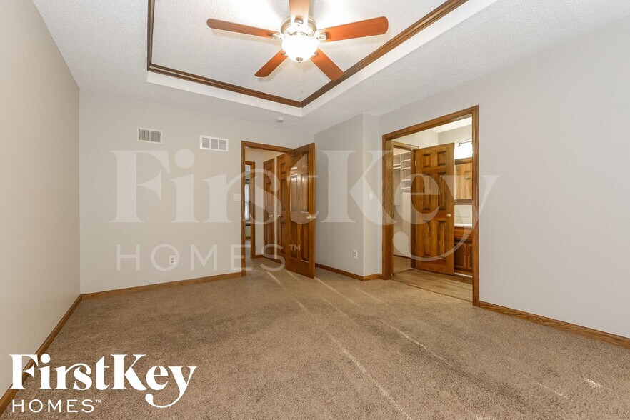 Building Photo - 5817 N Indiana Ave