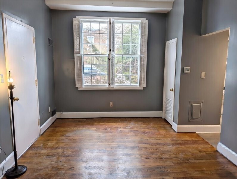 Building Photo - 519 Independence Ave SE