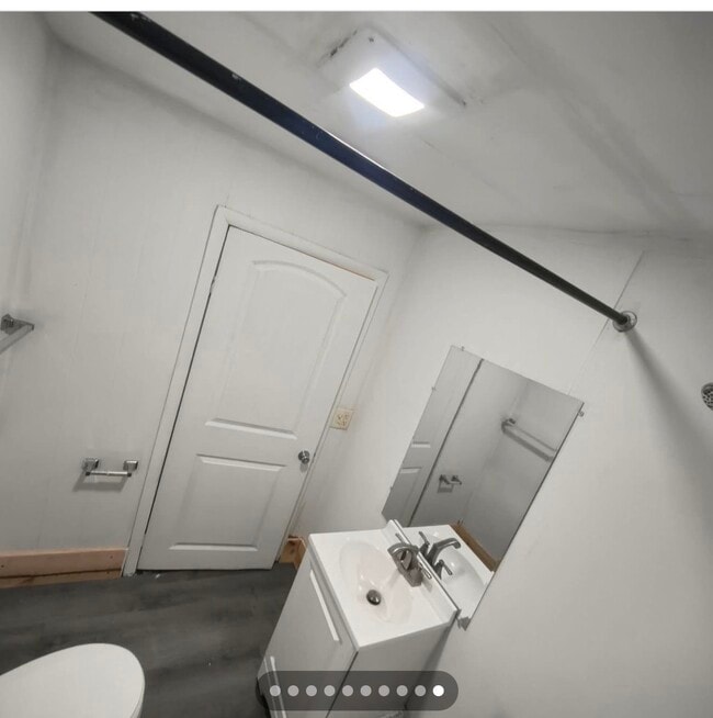 Building Photo - 1510 B 6th Ave