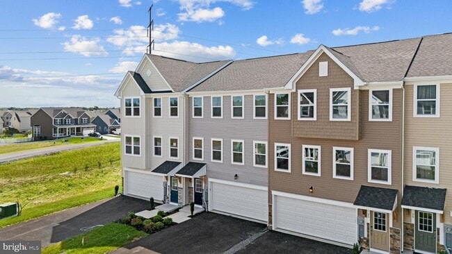 Building Photo - 21 Lyriq Ct