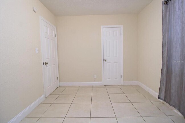 Building Photo - 5118 Anzio St