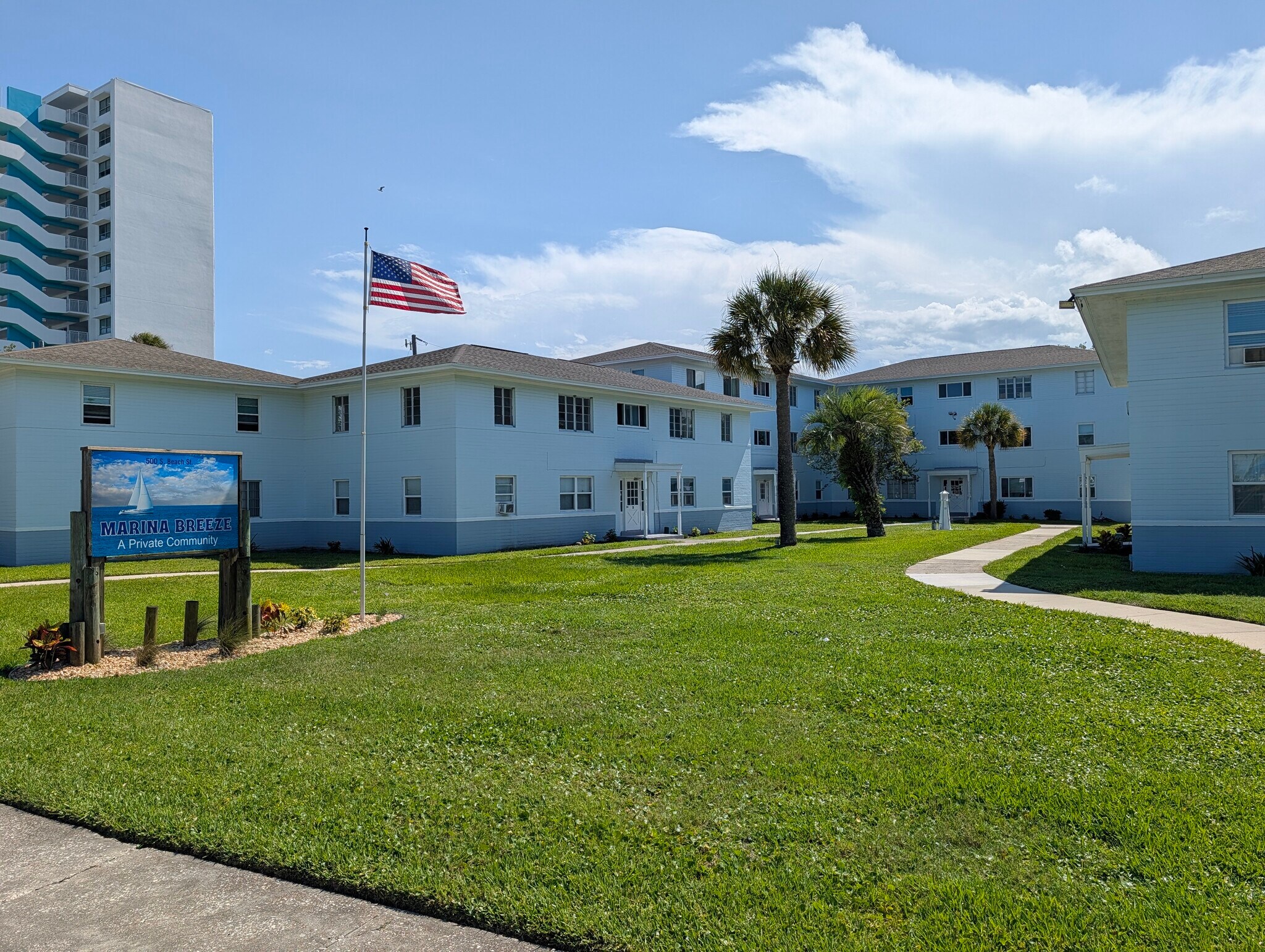 Building Photo - 500 S Beach St