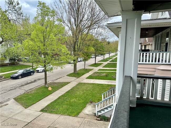 Building Photo - 1288 W 105th St
