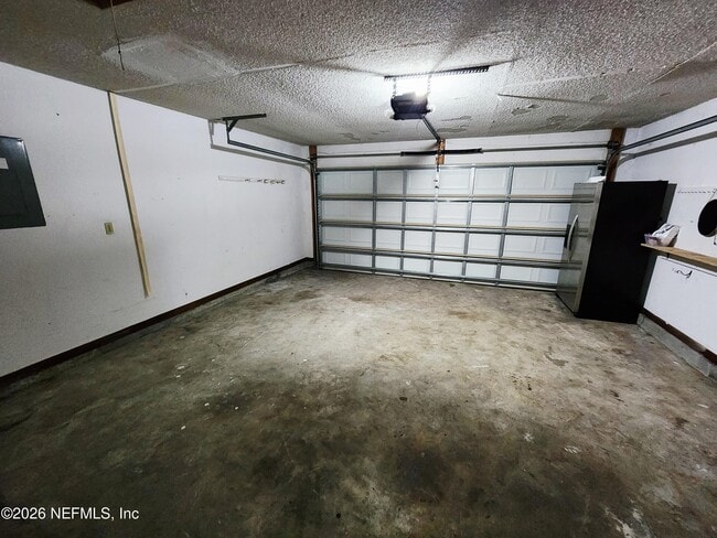 Building Photo - 4655 Trevi Dr