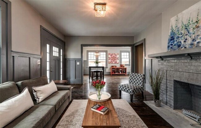 Building Photo - 1497 Rogers Ave SW