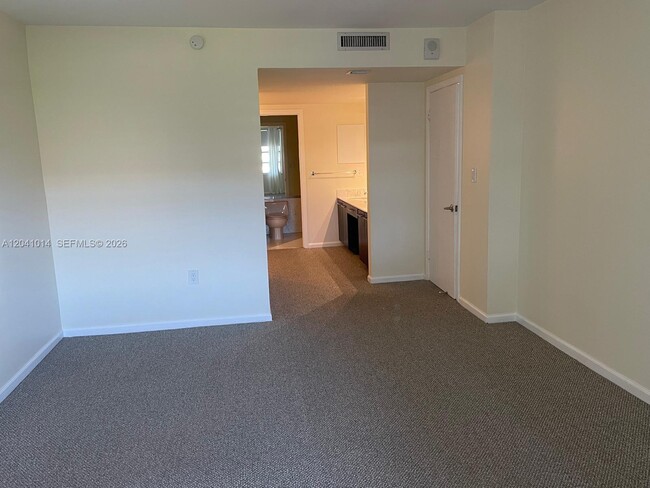 Building Photo - 155 Ocean Ln Dr