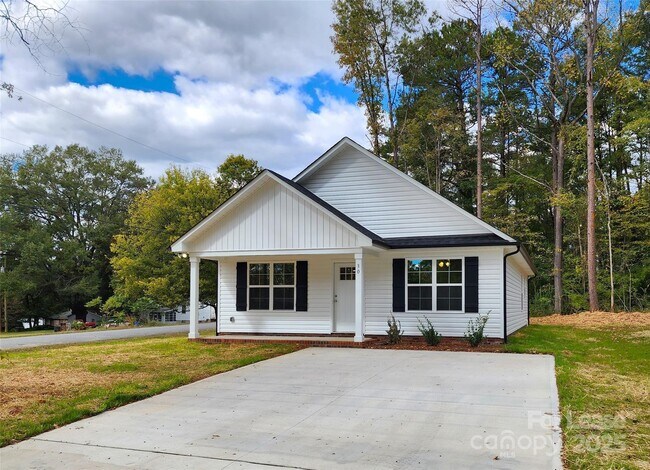 Primary Photo - 30 Stricker Ave NW