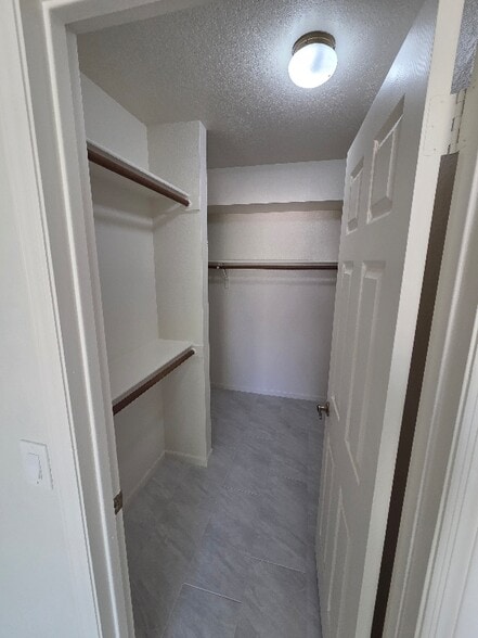 Building Photo - 8720 W Diana Ave