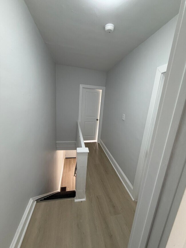 Building Photo - Charming 2BR/1Bath House! Section 8 ONLY!