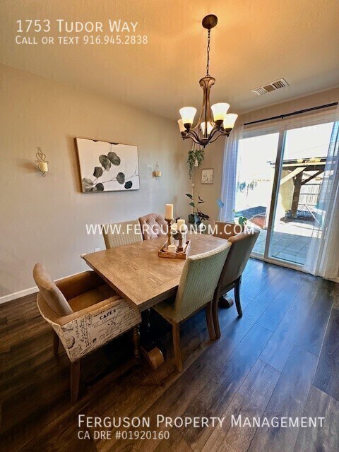 Building Photo - 1753 Tudor Wy