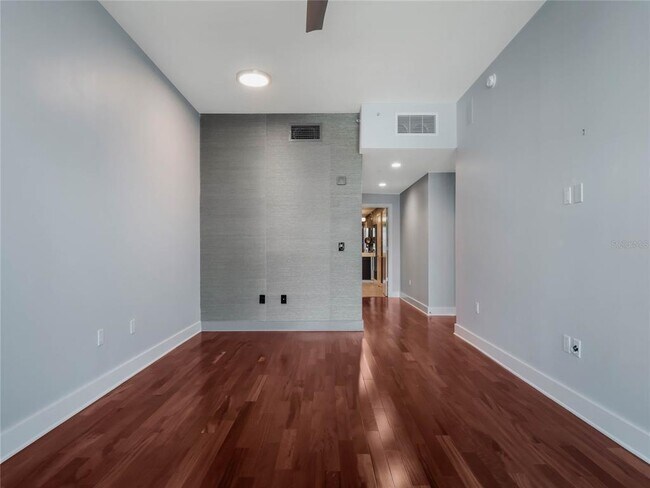 Building Photo - 260 S Osceola Ave