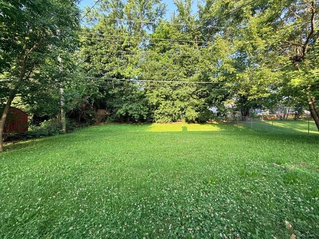 Building Photo - 1004 Oakland Dr