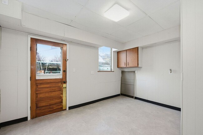 Building Photo - NORWOOD- Cute 2 bedroom 1.5 baths with fenced yard