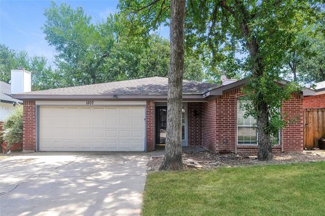 Primary Photo - 1207 Cardinal Oaks Dr