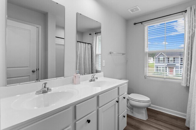 Building Photo - 703 Pointe Andrews Drive