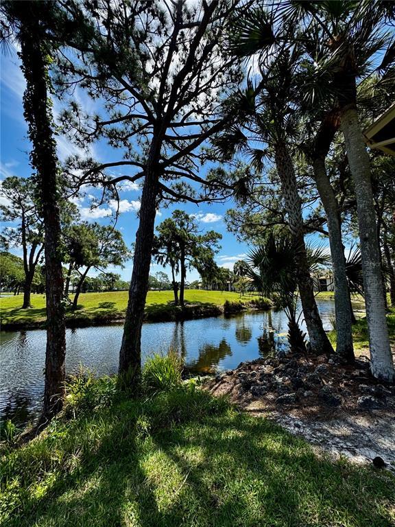 Building Photo - 4644 Weybridge St