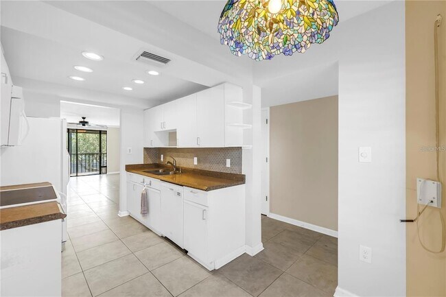 Building Photo - 1320 Pasadena Ave S