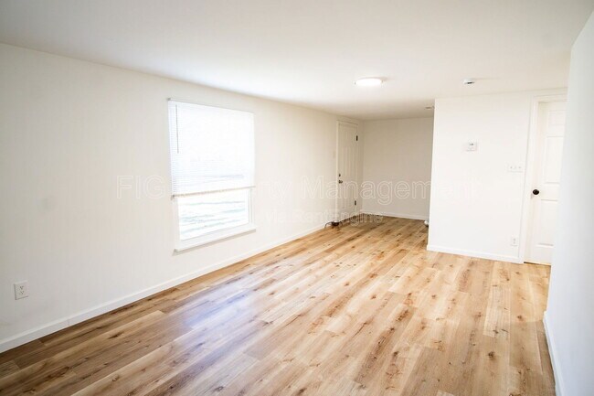 Building Photo - 3715 Sisk Rd NW