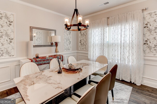 Building Photo - 3617 Chestnut Oak St