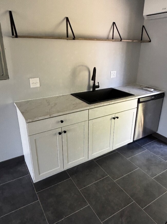 Building Photo - 229 13th St S